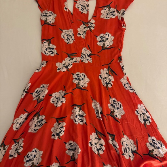 Abercrombie & Fitch Red Floral Dress - Picture 2 of 3